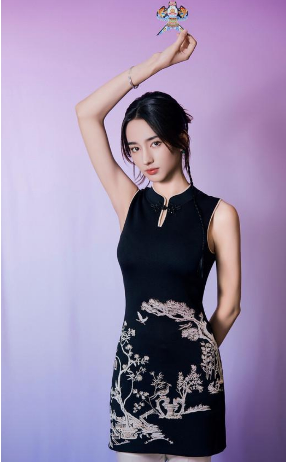 李宛妲亮相百花之夜 融合表演盡現(xiàn)力量與柔美