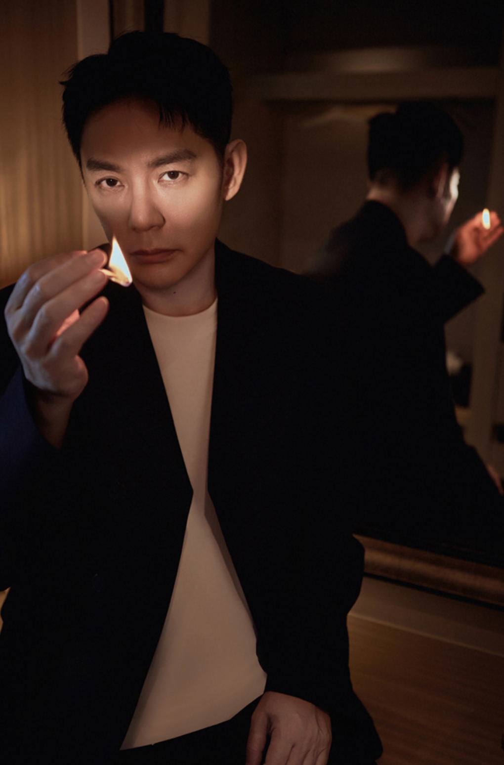 傅程鵬寫真大片來襲 眼神深邃故事感拉滿