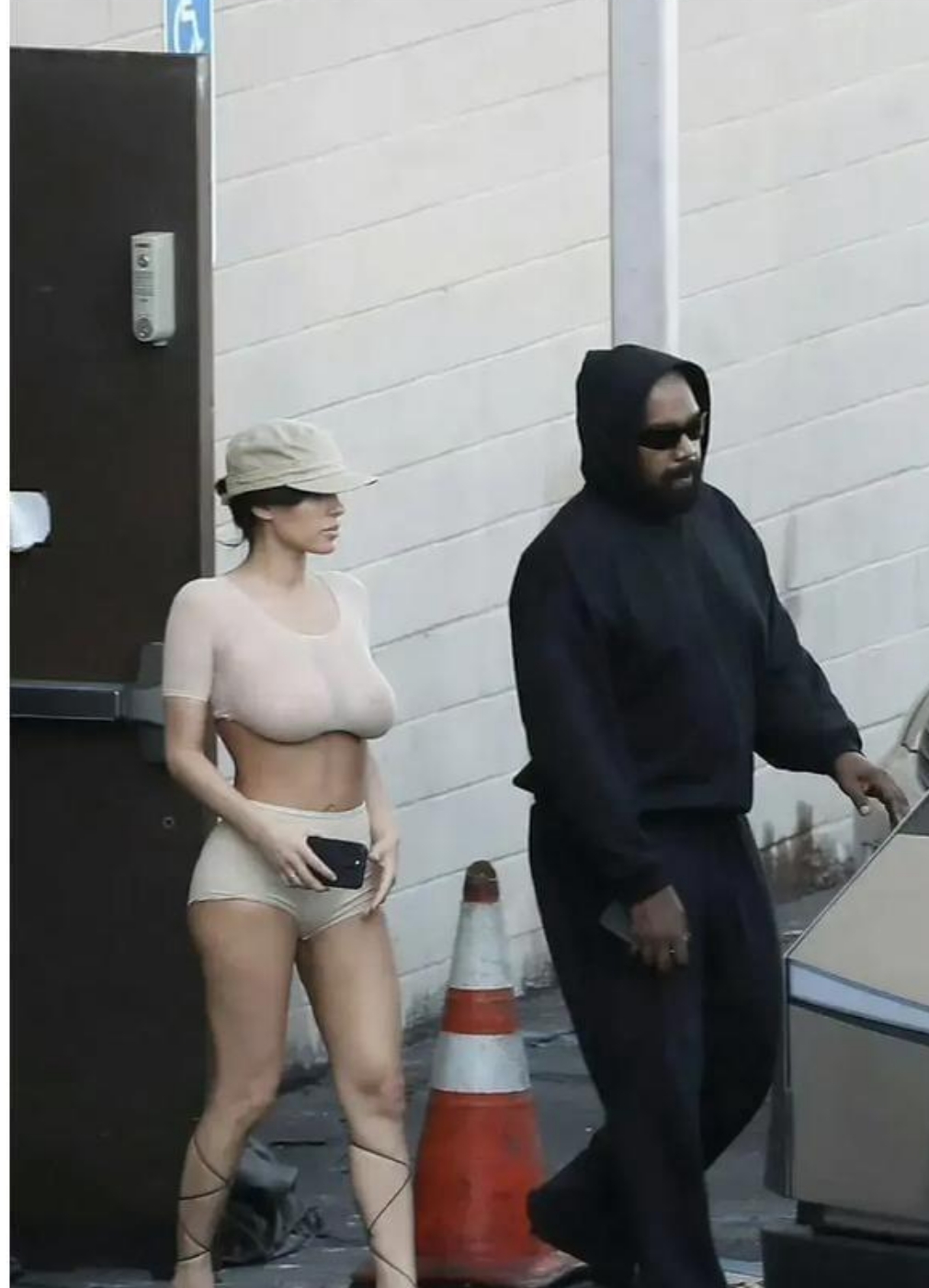 外媒曝侃爺和比安卡分手 原因尚未可知