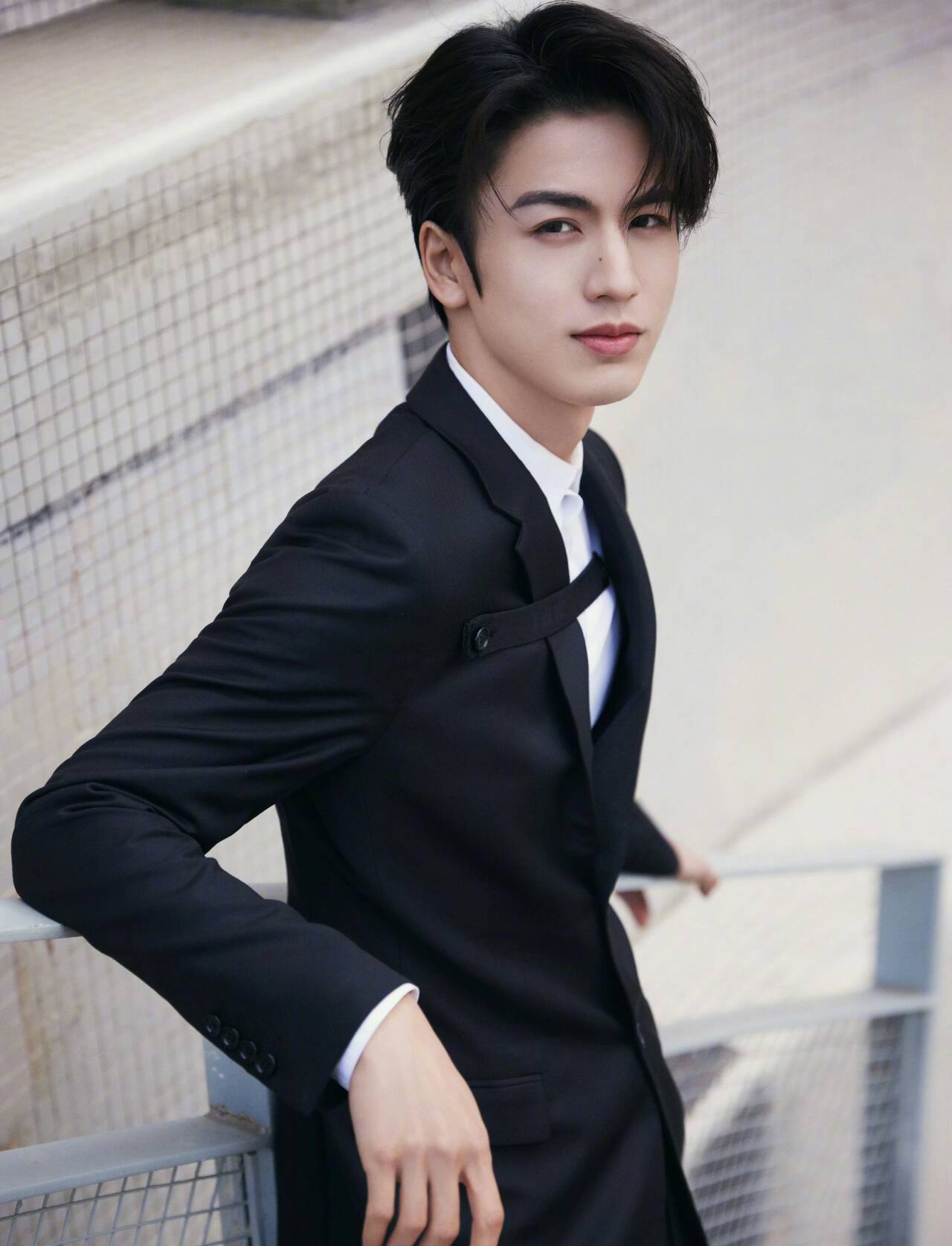 c5d4bd00c42ef6e4aae465827a5886b3_720.png 張凌赫出席迪奧2022冬季男裝秀活動(dòng)/芒果體育