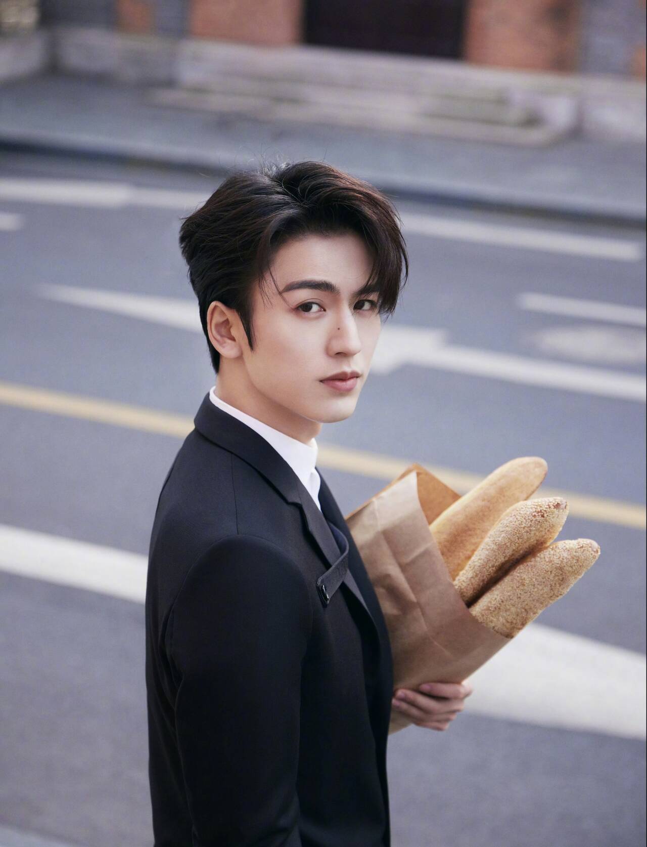 張凌赫出席迪奧2022冬季男裝秀活動(dòng)/芒果體育