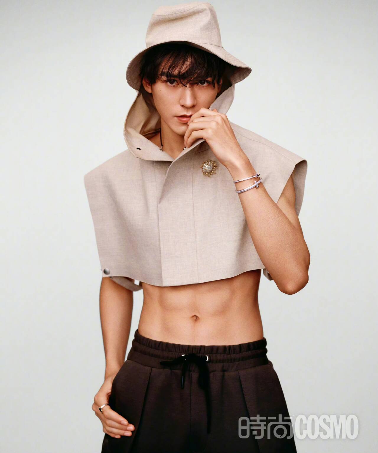 d2095615967fbdda0d481f70a4adbcd8_720.png 龔俊時尚COSMO 11月刊封面/芒果體育