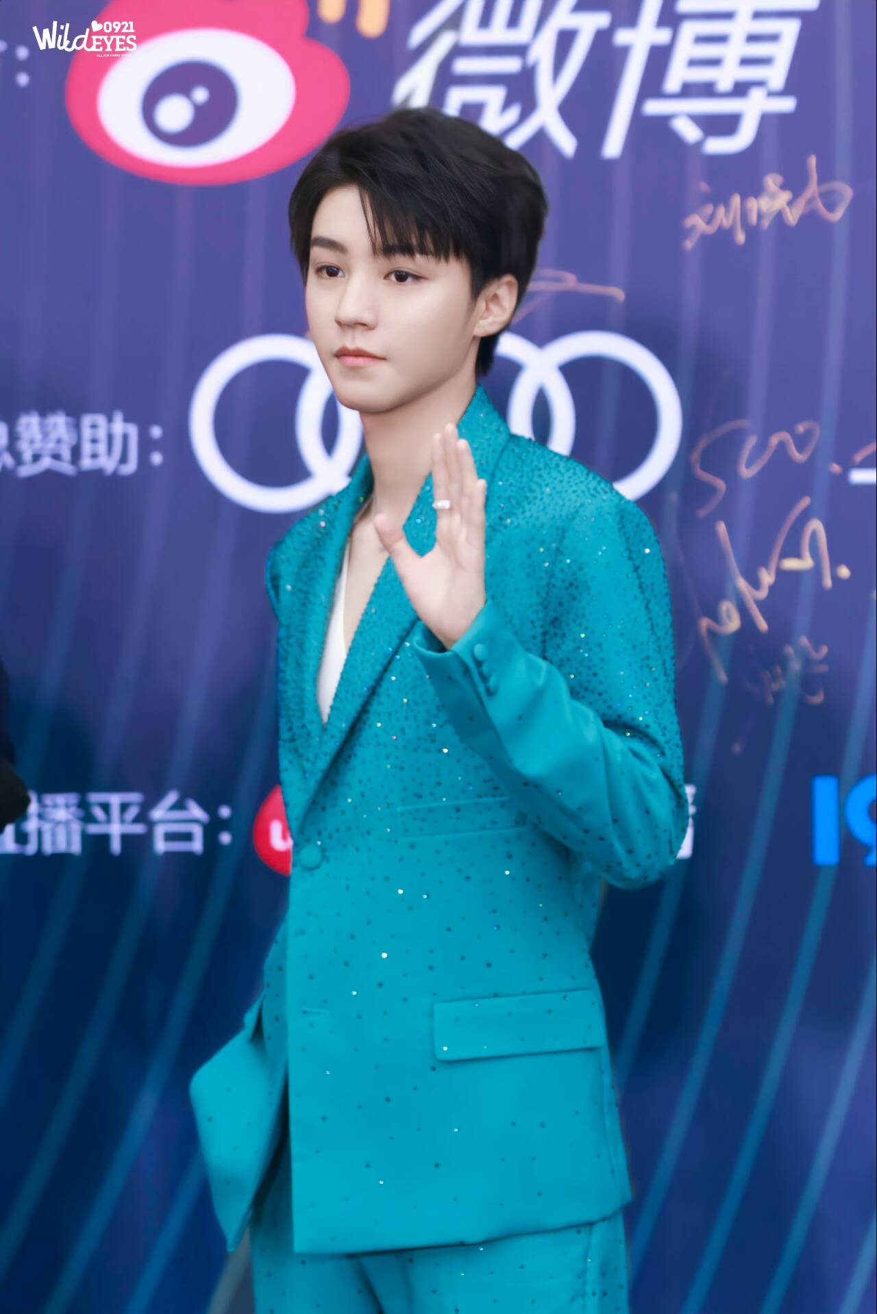 王俊凱微博電影之夜紅毯造型/芒果體育