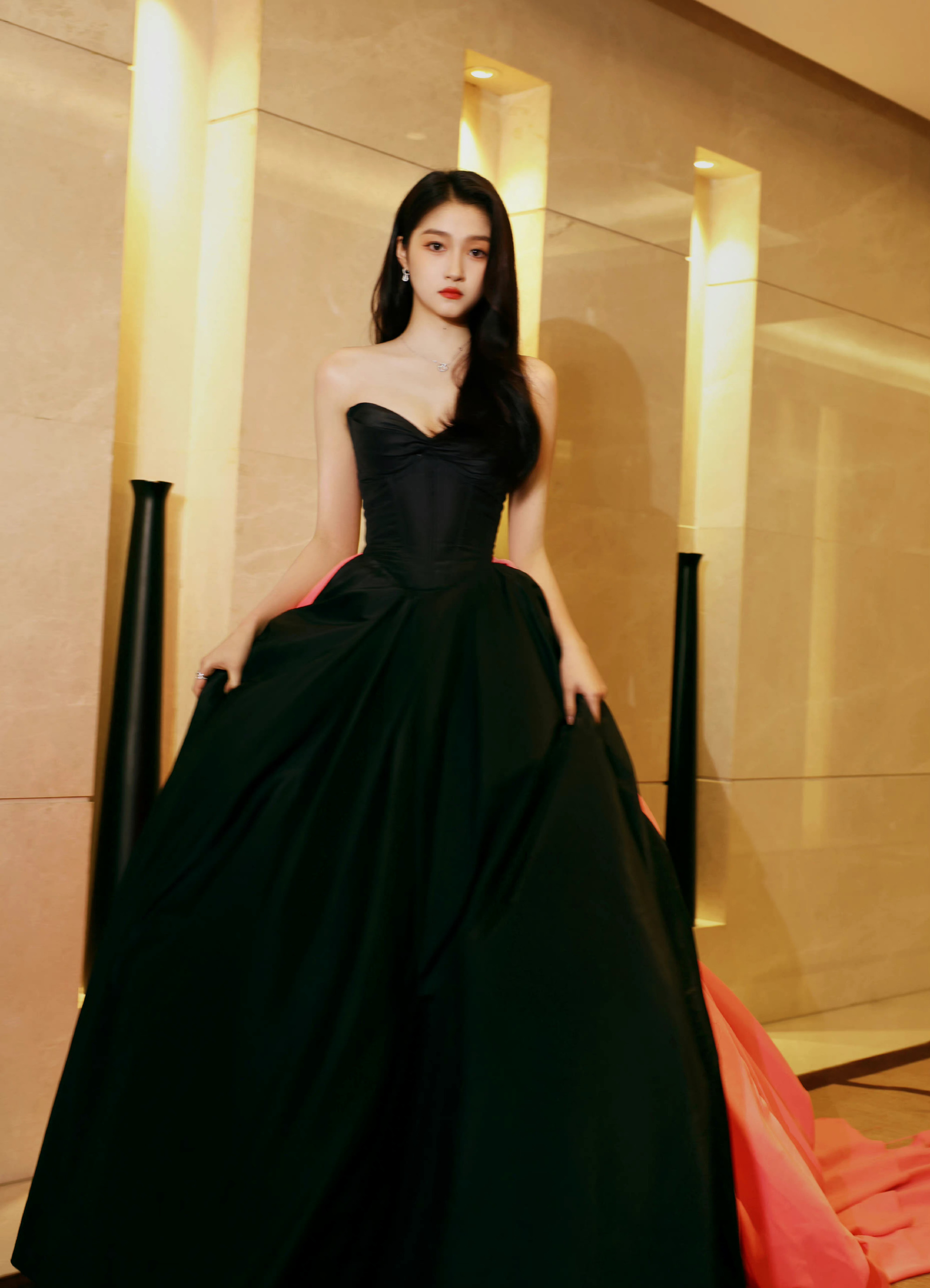 001OXMtPgy1h9ij8cwg5pj62vc3z44qp02.jpg 關(guān)曉彤國劇盛典/芒果體育